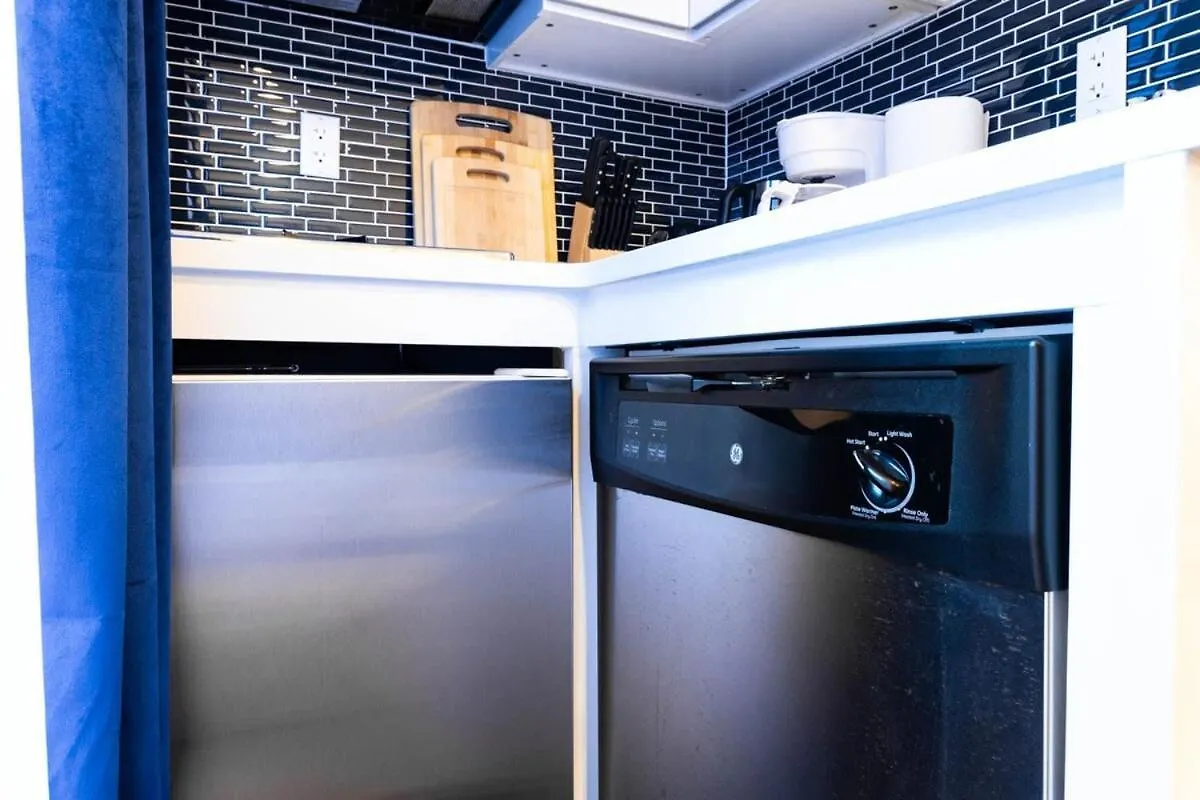 69-4C Brand New Holiday Haven Prime Lower East Side 1Br Apt New York United States