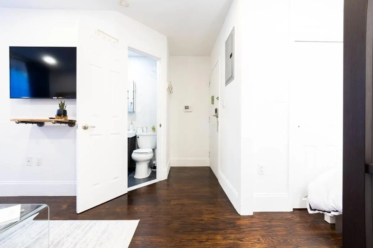 69-4C Brand New Holiday Haven Prime Lower East Side 1Br Apt New York